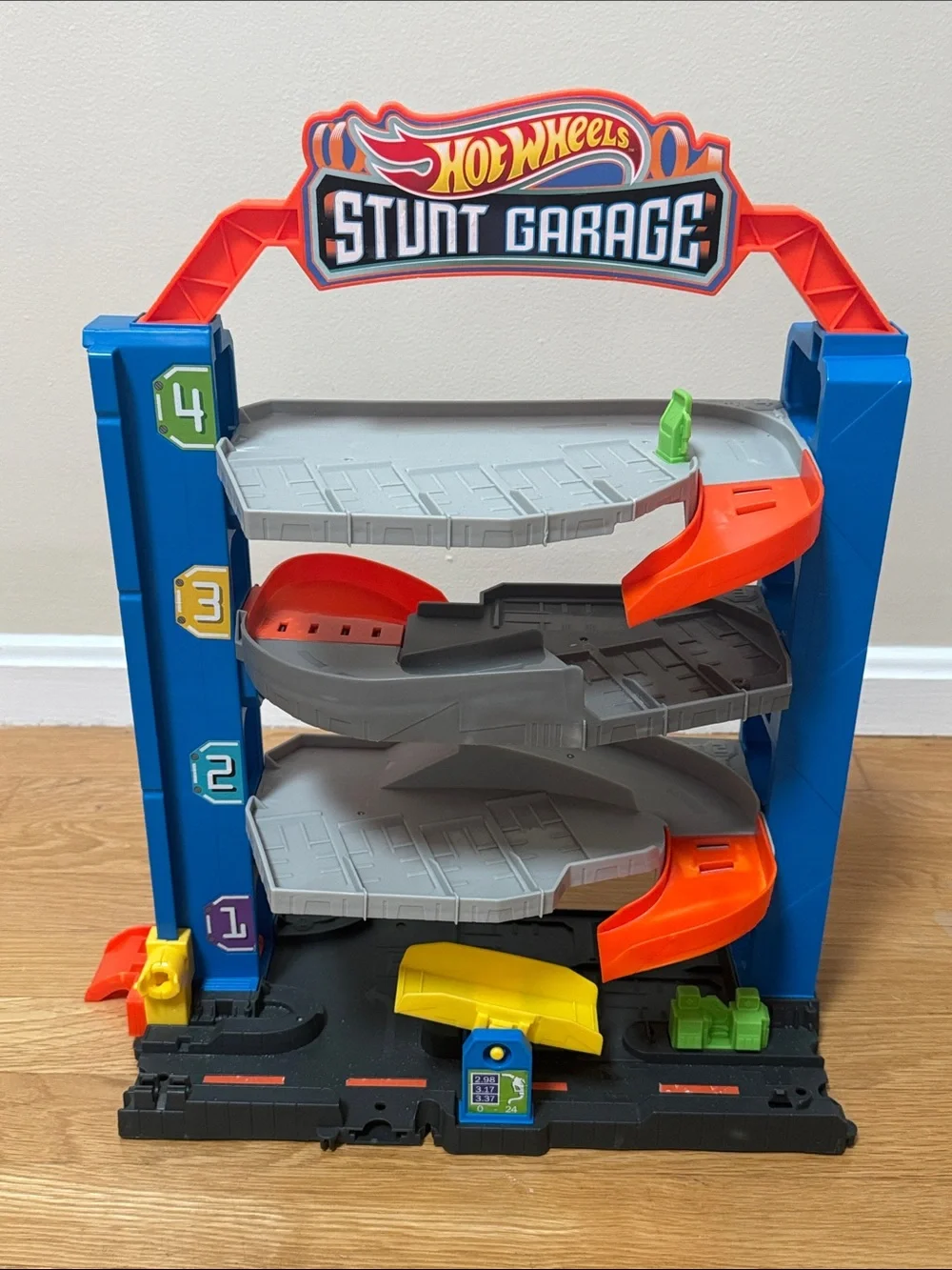 Hot Wheels Stunt Garage Playset - Blue/Gray/Orange